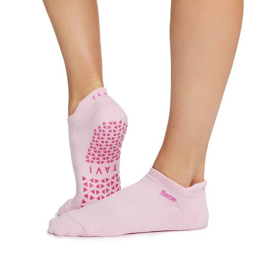 Accessorize pilates socks with grips in pink